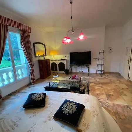 Bed & Breakfast La Demeure D'iris *