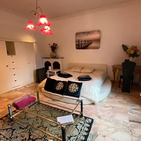 La Demeure D'iris Bougival